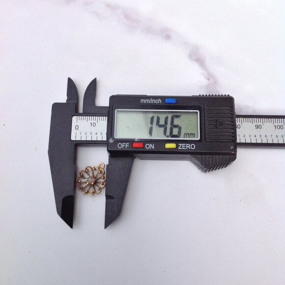 Filigree 14K Gold and Opal Cabochon Necklace Snowflake Pendant - Picture 15 of 17